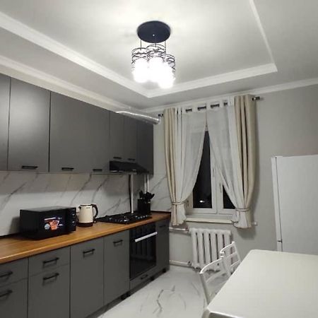 Apartment In Street Toktogula 77 Bisjkek Eksteriør bilde