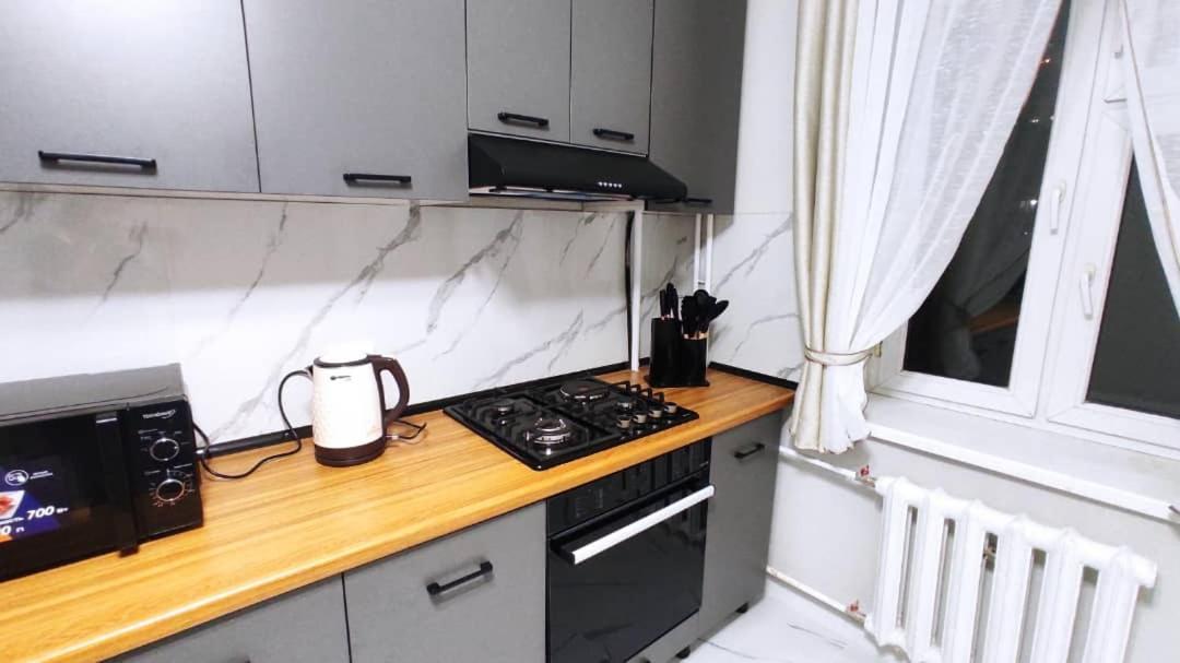 Apartment In Street Toktogula 77 Bisjkek Eksteriør bilde