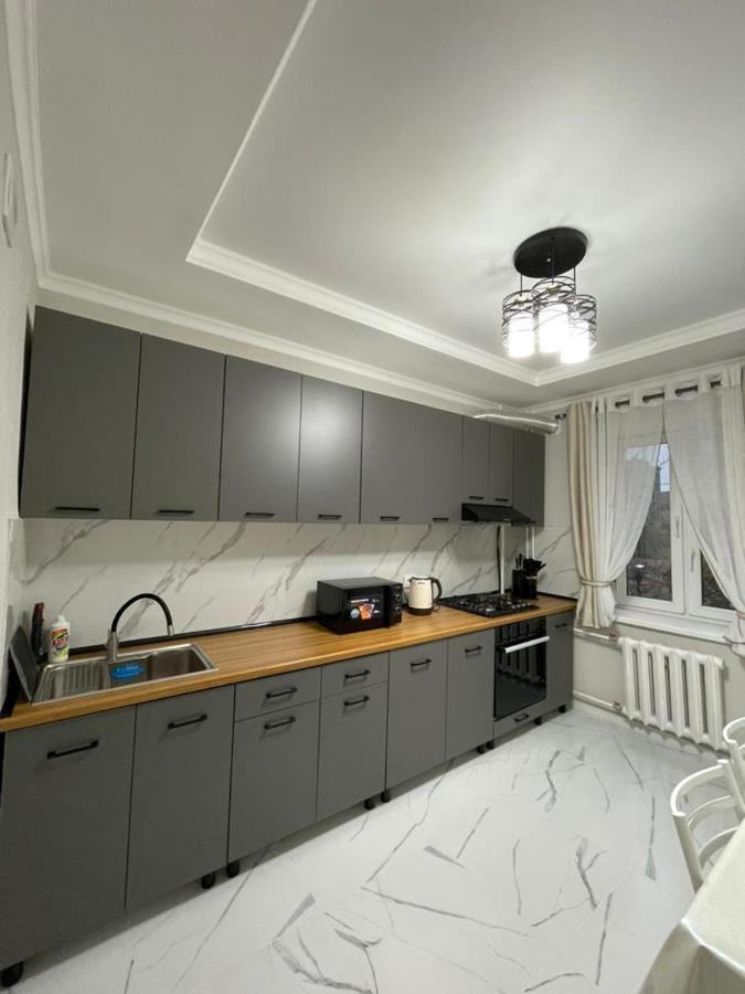 Apartment In Street Toktogula 77 Bisjkek Eksteriør bilde